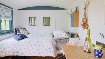 1 bedroom, individually decorated, individually furnished, desk