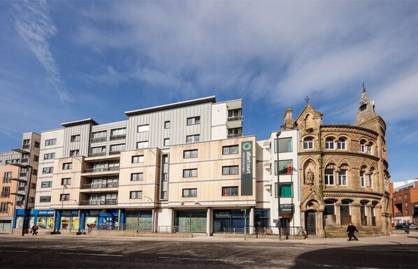 Front of property - Albert Court (Liverpool)