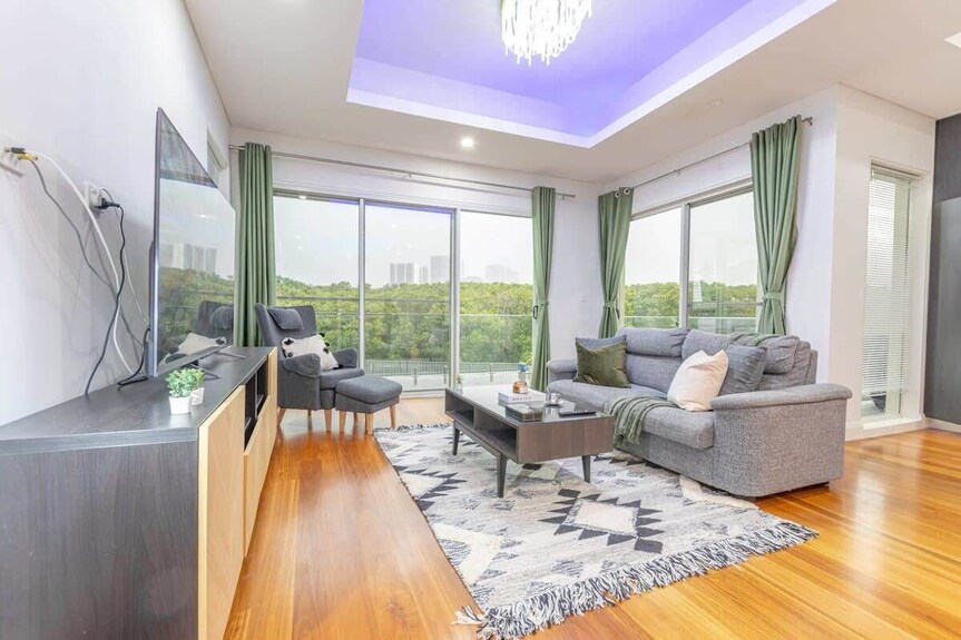 Luxury 5bd House W Water View In Melrose Park - Parramatta