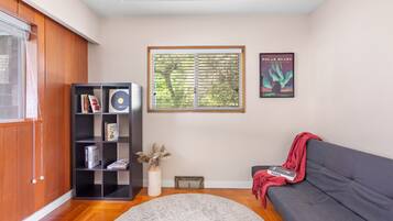 House | 5 bilik tidur