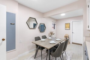 House | 5 bilik tidur 