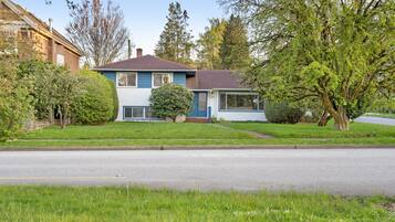 House | 5 bilik tidur