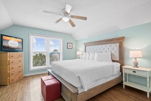 4 bedrooms, iron/ironing board, free WiFi, bed sheets