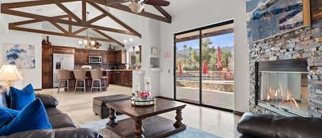 Smart-TV, Kamin, Tischfußball, Videothek