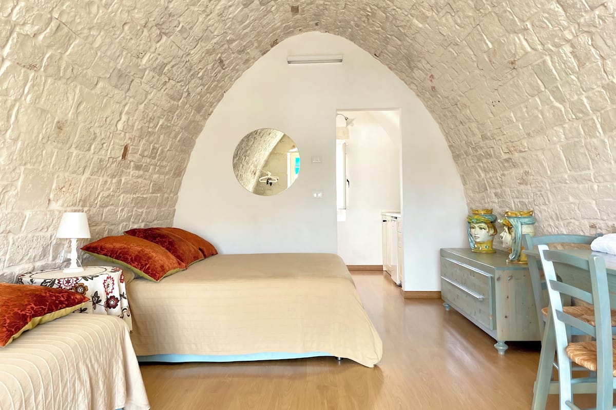Comfort Triple Room, City View | Hypo-allergenic bedding, down duvets, free minibar, desk