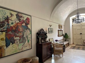 Interior entrance - Palazzo Agrusti Residenza d'Epoca (Alberobello)