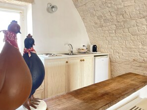 コンフォート 4 人部屋 シティビュー | 専用キッチン | 大型冷蔵庫、コンロ、エスプレッソマシン、コーヒー / ティーメーカー