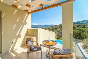 Property grounds - Villa Cielo Azul - Three Bedroom Villa, Sleeps 6 (Lefkada)