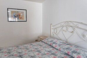 3 bedrooms, free WiFi, bed sheets - Appartamento Rosa - Salento Reservation (Marina di Mancaversa)