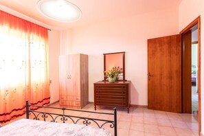 3 chambres, Wi-Fi gratuit, draps fournis