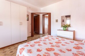 6 dormitorios, cuna de viaje, wifi gratis y ropa de cama