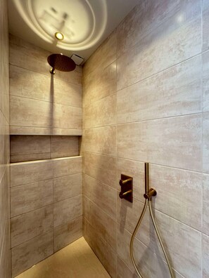 Hair dryer, towels, shampoo, toilet paper - Apartment facing the sea with direct access to the beach. (Barneville-Carteret)
