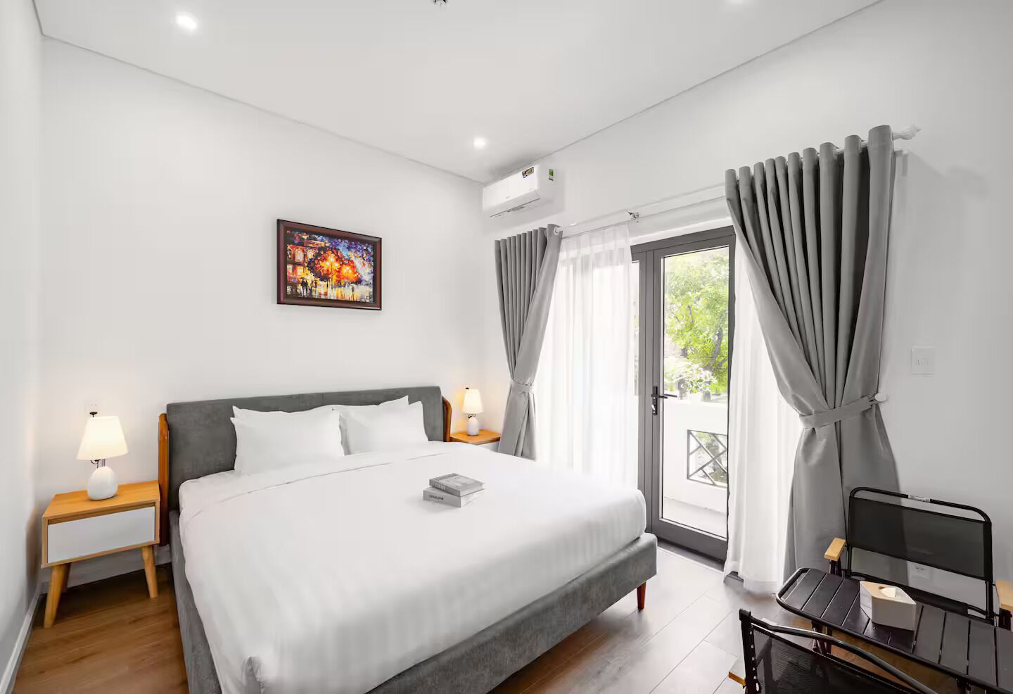 6 Schlafzimmer, Schreibtisch, Bügeleisen/Bügelbrett, kostenloses WLAN