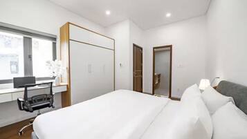 6 soverom, skrivebord, strykejern/-brett og wi-fi (inkludert)