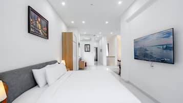 6 slaapkamers, een bureau, een strijkplank/strijkijzer, gratis wifi