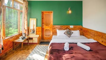 Deluxe Double Room, Mountain View | Soundproofing, free WiFi