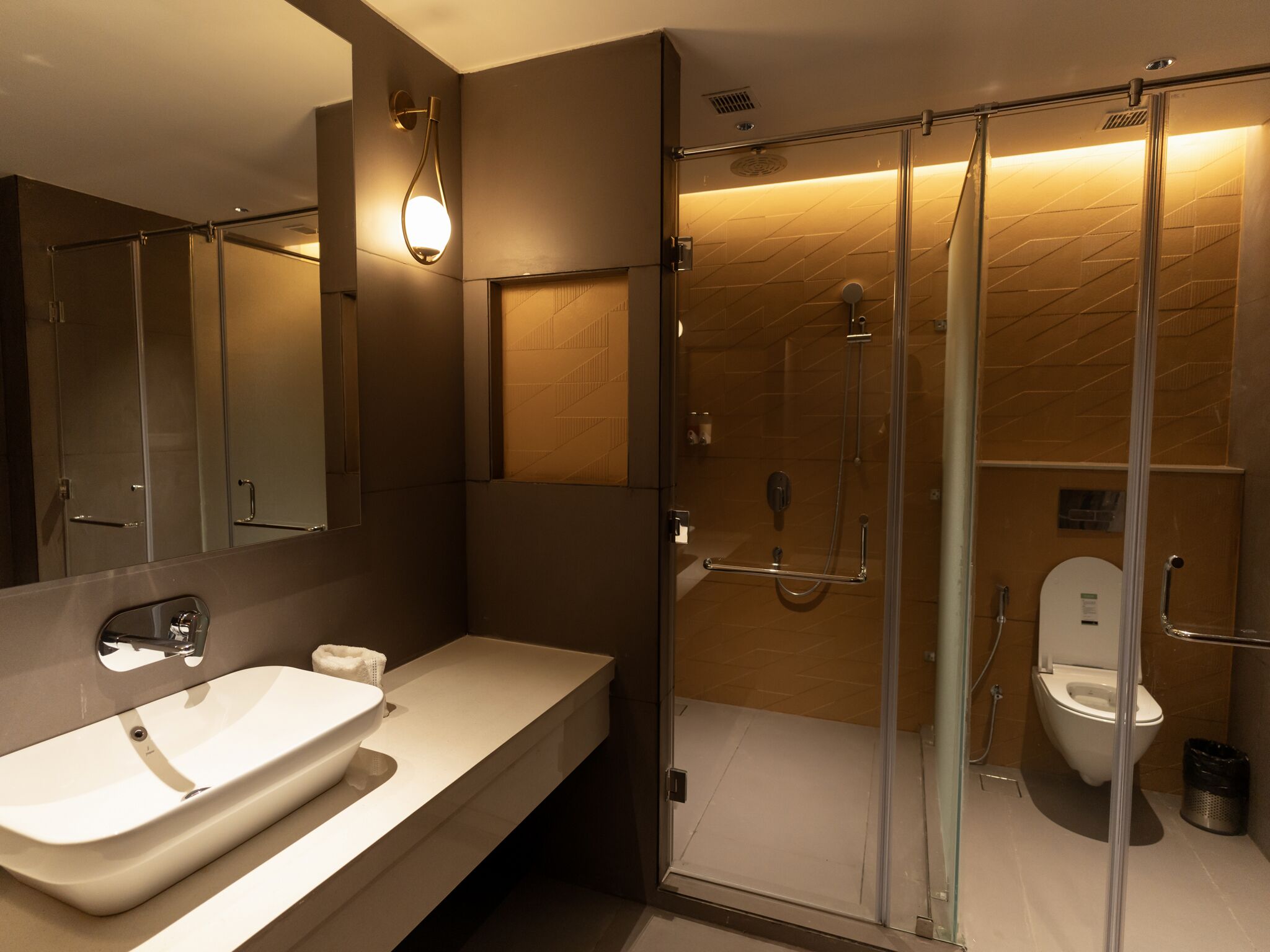 Premium Suite | Bilik Mandi | Tuala disediakan, sabun, syampu 