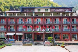 المنشأة من الخارج