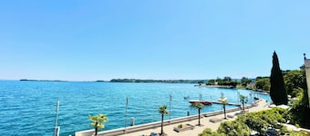 D1MORA Riviera - lake front with fantastic view