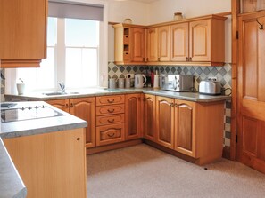 High chair, cookware/dishes/utensils