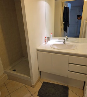 Towels, toilet paper