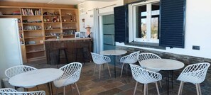 Petit déjeuner continental (10 EUR par personne)