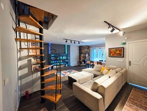 Smart TV, books, stereo - Villa Freya Sapanca A Luxurious Nature Escape 6x6m Private Heated Pool (Sakarya)