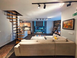 Smart TV, books, stereo