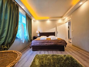 4 bedrooms, in-room safe, desk, iron/ironing board - Villa Freya Sapanca A Luxurious Nature Escape 6x6m Private Heated Pool (Sakarya)