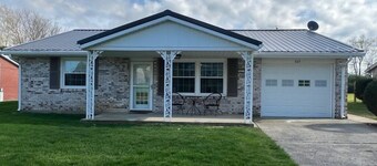 Charming 3-bedroom house with AC, WiFi in Greenville