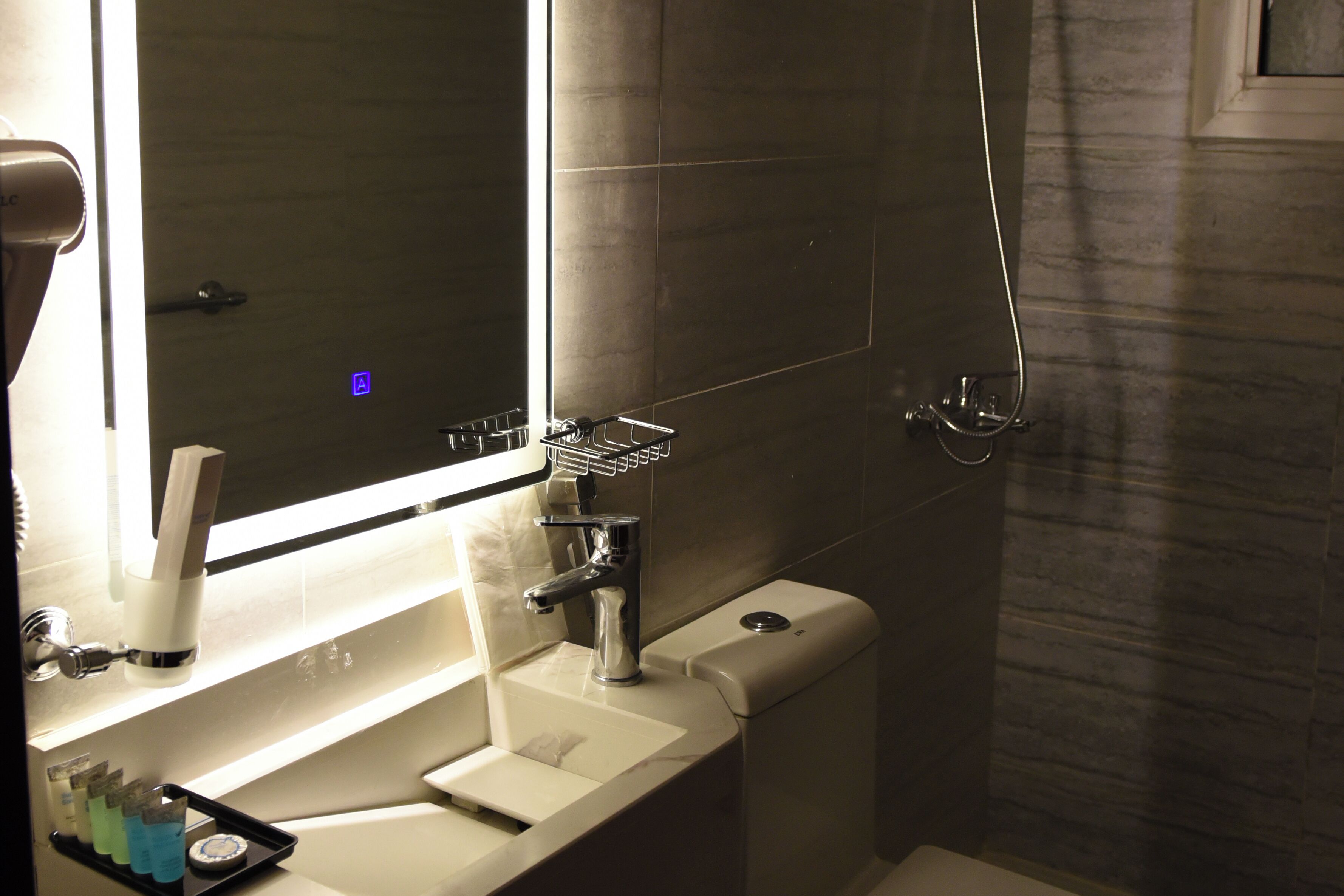 Luxury Apartment | Bathroom