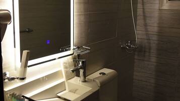 Luxury Apartment | Bathroom