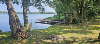 Ferienhaus am Wierzchowo-See mit Booten