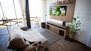 Honeymoon Cabin, Jetted Tub, Mountain View | Living area