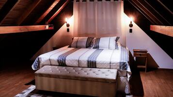 Cabana lua de mel, banheira de hidromassagem, vista para a montanha | 2 quartos, roupas de cama premium, individualmente decorados