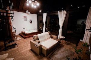 Cabana lua de mel, banheira de hidromassagem | Comodidades do quarto