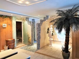 Un sauna, baño turco