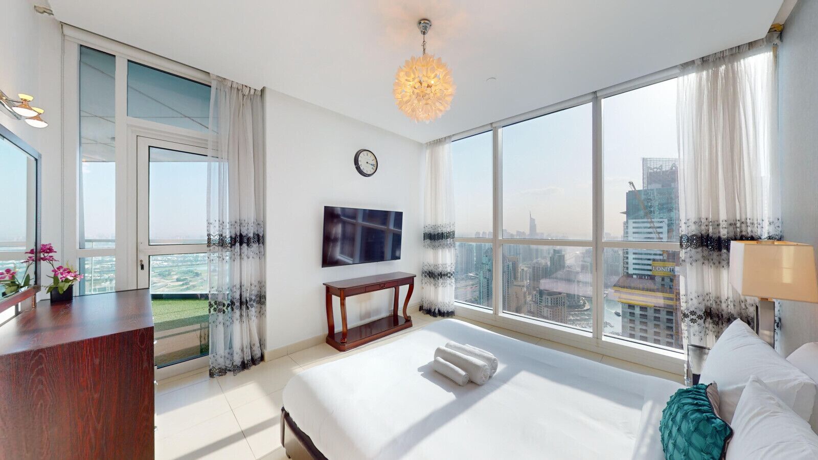 3 bedrooms, desk, iron/ironing board, free WiFi