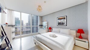 3 bedrooms, desk, iron/ironing board, free WiFi