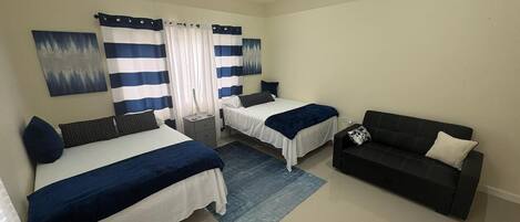 3 Schlafzimmer, Bügeleisen/Bügelbrett, WLAN, Bettwäsche