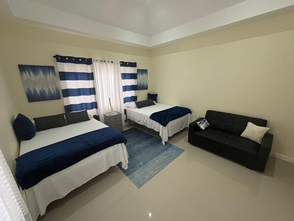 3 Schlafzimmer, Bügeleisen/Bügelbrett, WLAN, Bettwäsche