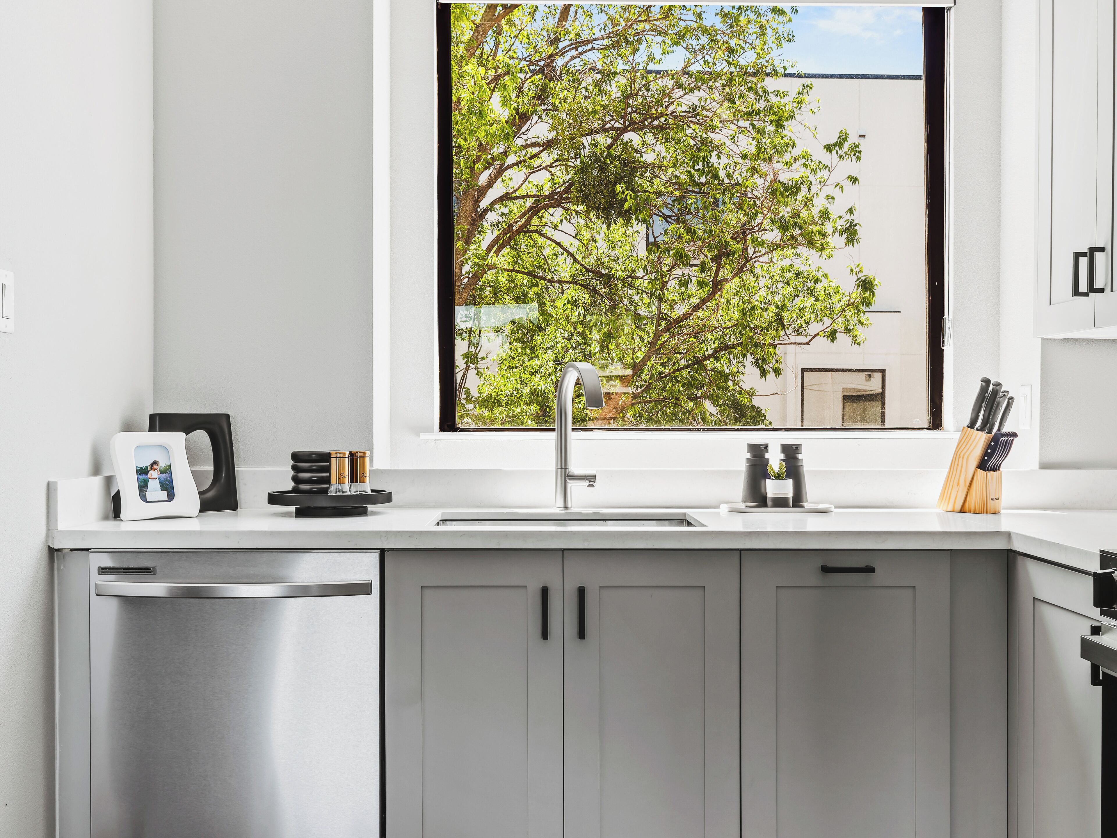 Cookware/dishes/utensils