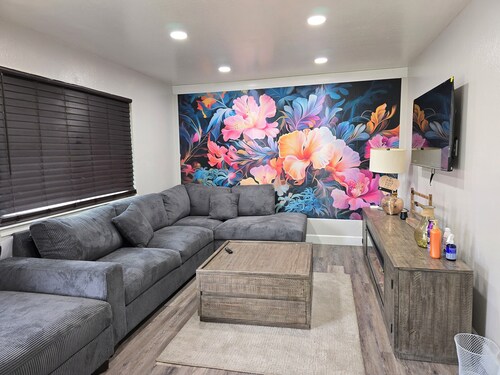 2-bedroom apartment in wonderful Sacramento with WiFi