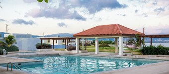 Beachfront Bliss in Portmore – Stylish 1BR with Ocean Views & Modern Comfort