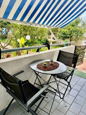 Outdoor dining - Studio apartment with veranda in downtown (Trapani)