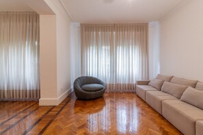 Apartment, Smoking | 3 bedrooms