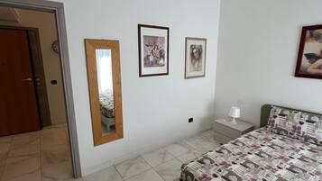 1 soverom, strykejern/-brett, wi-fi og sengetøy