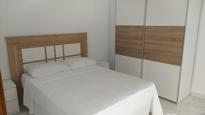 3 bedrooms, WiFi, bed sheets