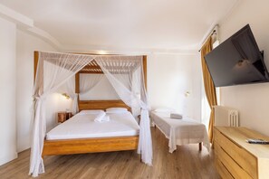 Deluxe Triple Room, Balcony | View from room - Domino Hotel (Turin)