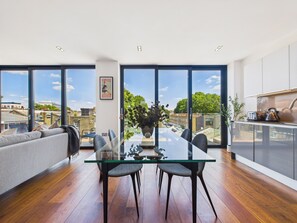 Executive Apartment, Balcony